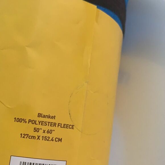 🎉Final sale🎉M&M’s Fleece blanket - Picture 7 of 7